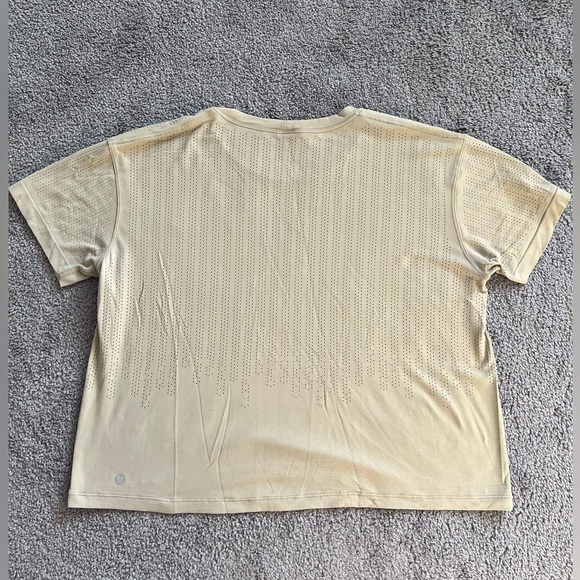 Lululemon Train To Be Tee Short Sleeve Size 8/10 - Picture 3 of 3